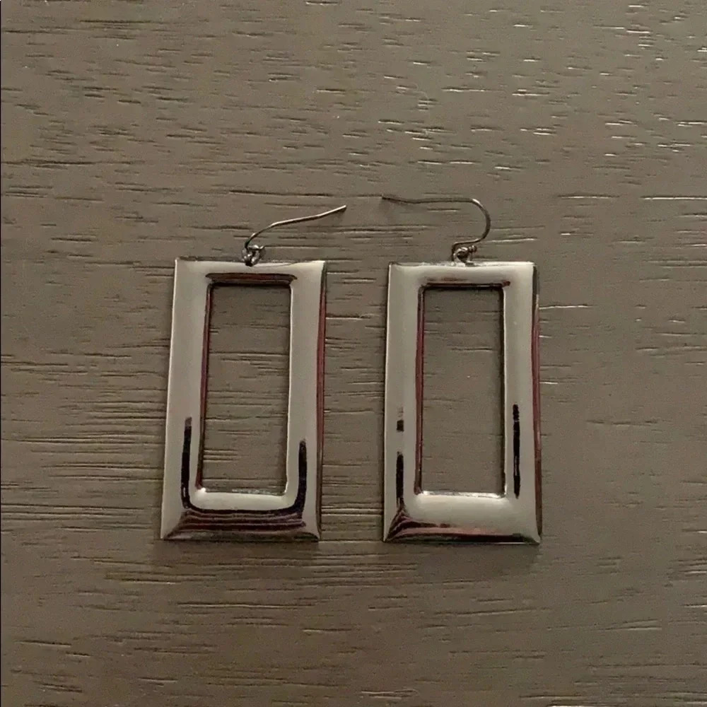 Gray rectangular earrings